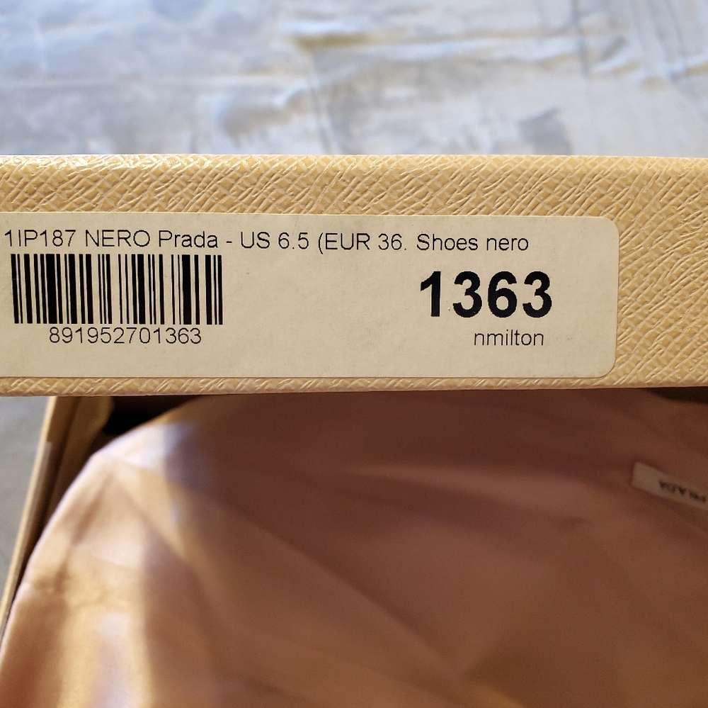 Never Worn - image 1